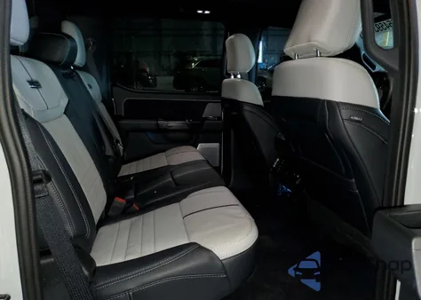 2024 Ford F150 Lightning Platinum из США, поврежденный, VIN 1FT6W7L74RWG27983